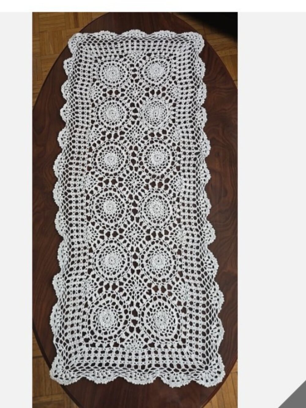 Vintage Wagon Wheel White Crocheted Table Runner Granny Core Cottage 34x14.5 In